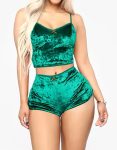 Set pijama sexy din catifea, maiou si pantaloni scurti verde